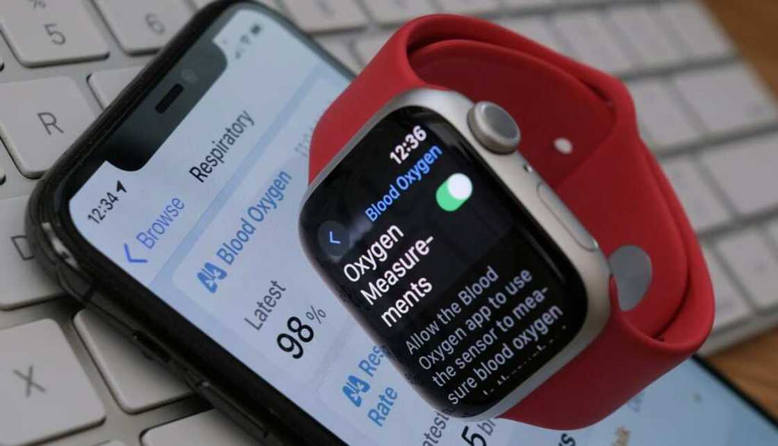 An Apple Watch 9 displays blood-oxygen level detection settings An Apple Watch 9 displays blood-oxygen level detection settings