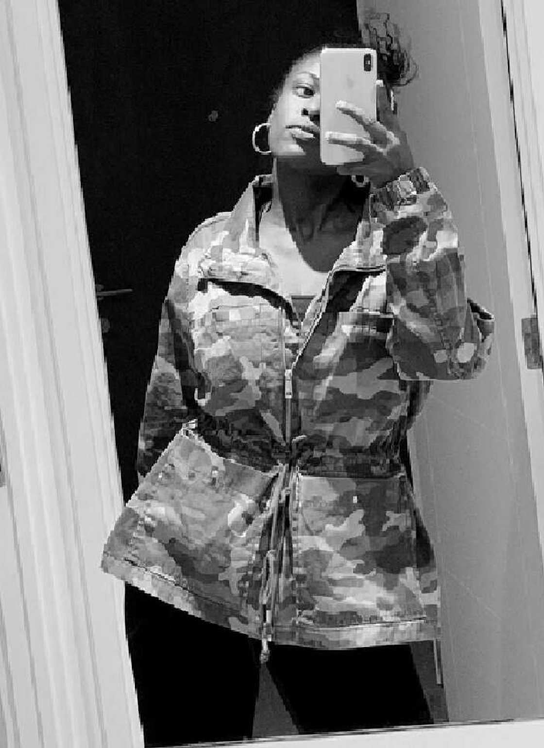 Nafisah Abdullahi ta fara makonta da hotuna cikin Khakin Sojoji Nafisah Abdullahi ta fara makonta da hotuna cikin Khakin Sojoji