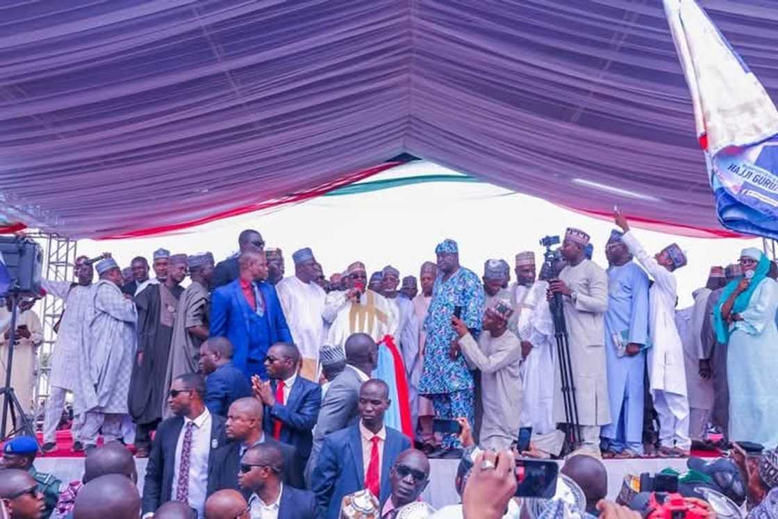 Gwamna Nasir Idris ya samu tikitin APC Gwamna Nasir Idris ya samu tikitin APC