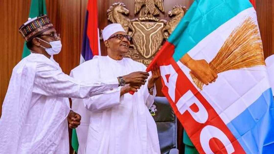 APC, FG sun gazawa 'yan Najeriya - Jigon Jam'iyyar ya magantu, ya yi hasashe mara kyau kan 2023 APC, FG sun gazawa 'yan Najeriya - Jigon Jam'iyyar ya magantu, ya yi hasashe mara kyau kan 2023