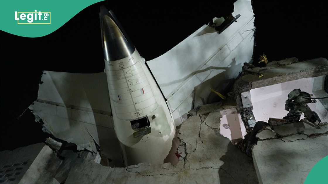 241 Deaths: Video of Only Survivor Walking Out of Plane Crash with His Two Legs Surfaces 241 Deaths: Video of Only Survivor Walking Out of Plane Crash with His Two Legs Surfaces