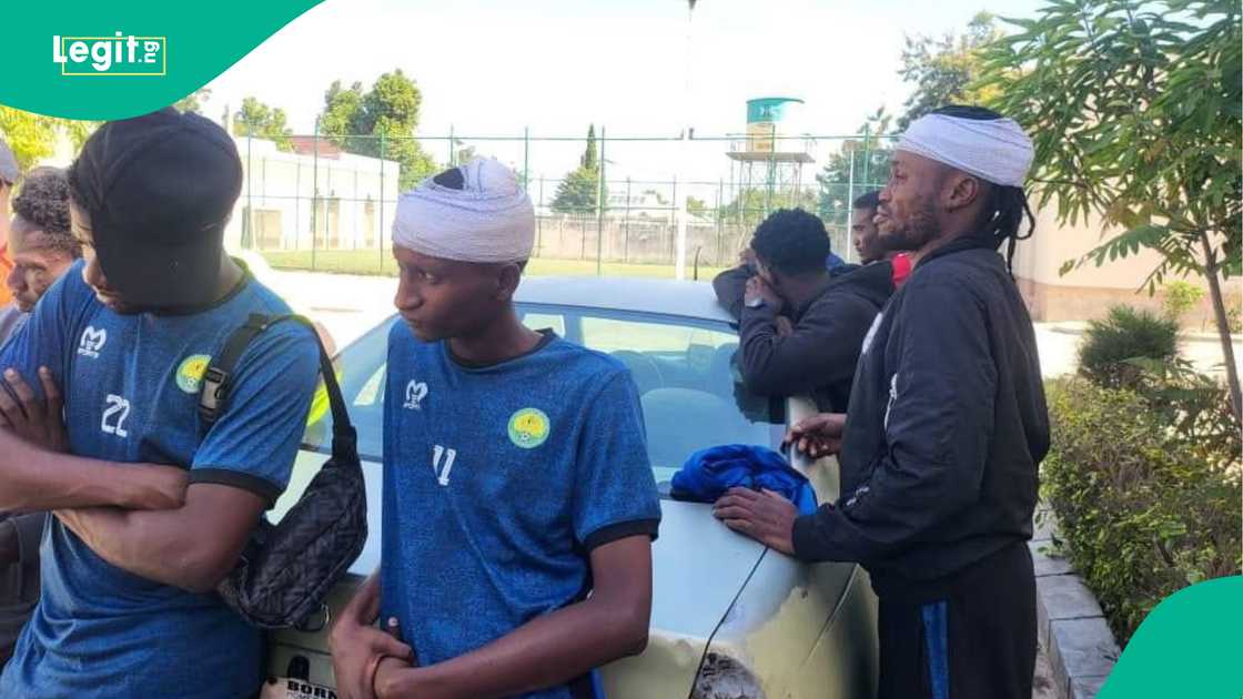 'Yan sanda sun yi magana yayin da 'yan fashi suka farmaki tawagar 'yan kwallon Borno. 'Yan sanda sun yi magana yayin da 'yan fashi suka farmaki tawagar 'yan kwallon Borno.