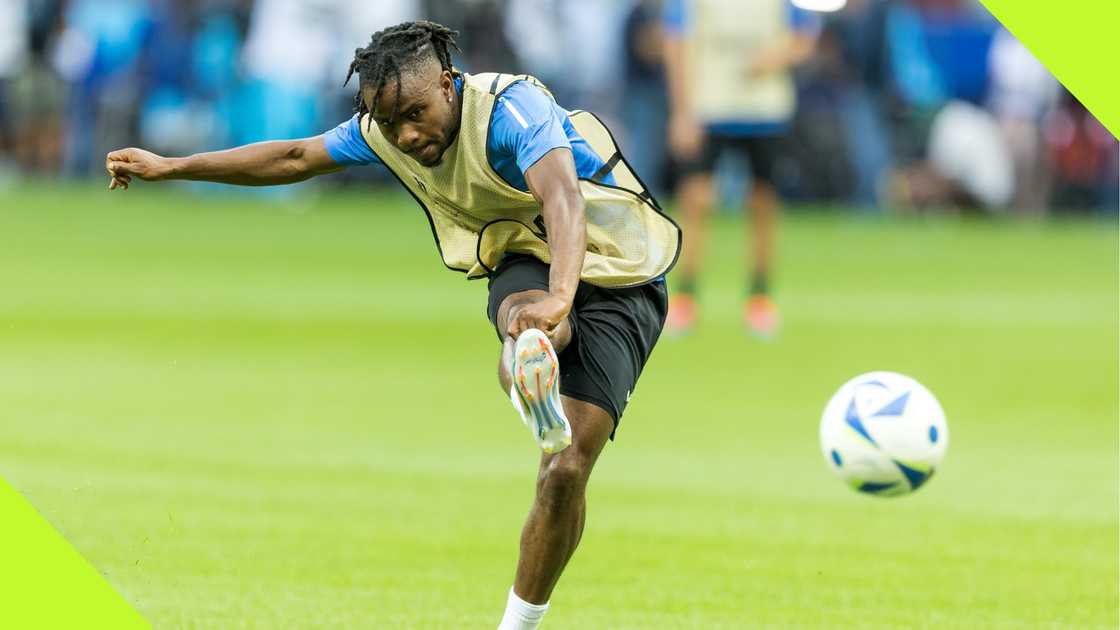 Ademola Lookman training ahead of UEFA Super Cup final.