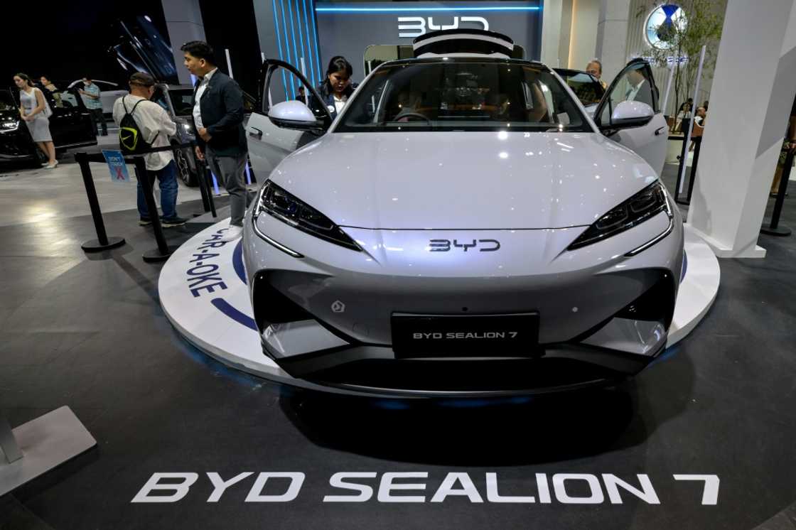 Electric vehicle maker BYD hit a record high after news of a battery it says can charge in just five minutes Electric vehicle maker BYD hit a record high after news of a battery it says can charge in just five minutes