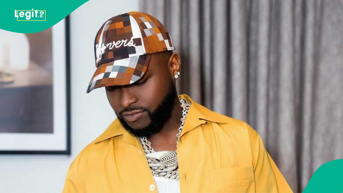 Davido's reaction trends as he joins blindfold box challenge Davido's reaction trends as he joins blindfold box challenge