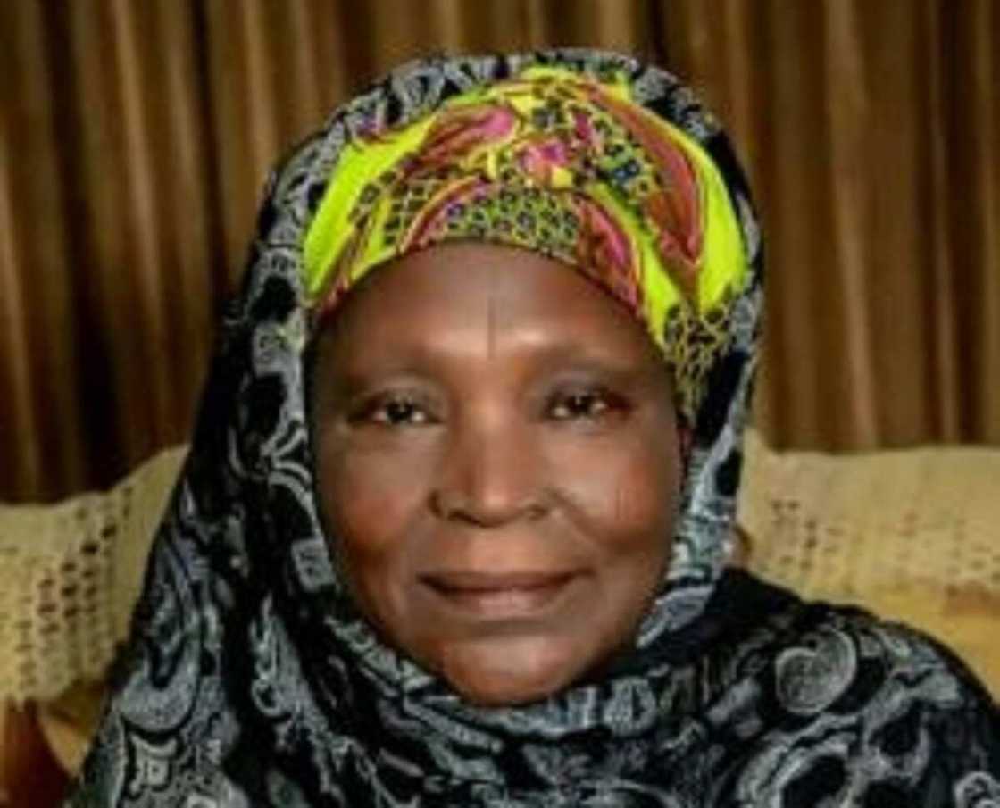 Innalillahi: Allah ya yi wa mahaifiyar Aminu Alan Waƙa rasuwa Innalillahi: Allah ya yi wa mahaifiyar Aminu Alan Waƙa rasuwa