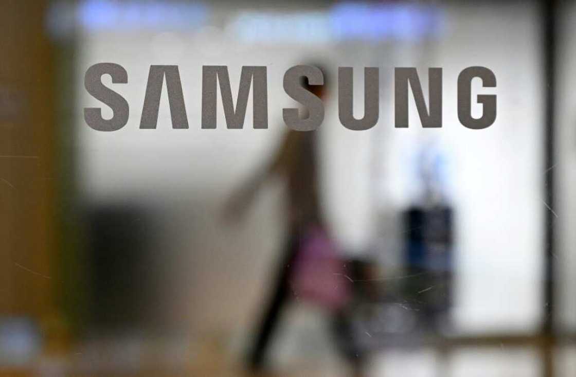 Samsung on Tuesday reported that operating profits were down nearly 80 percent for the third quarter Samsung on Tuesday reported that operating profits were down nearly 80 percent for the third quarter