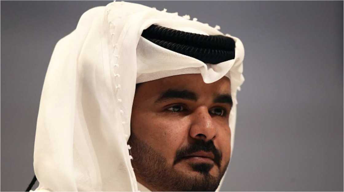 Ana cece-kuce kan shugaban kwamitin Olympics na Qatar don ya ki musafaha da Alkalan wasa mata Ana cece-kuce kan shugaban kwamitin Olympics na Qatar don ya ki musafaha da Alkalan wasa mata