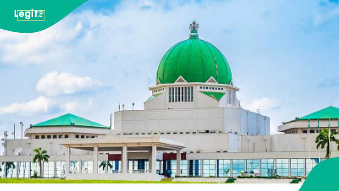 Ana biyan sanatoci 109 albashin da zai isa a biya farfesoshi 4,708 albashi duk wata Ana biyan sanatoci 109 albashin da zai isa a biya farfesoshi 4,708 albashi duk wata