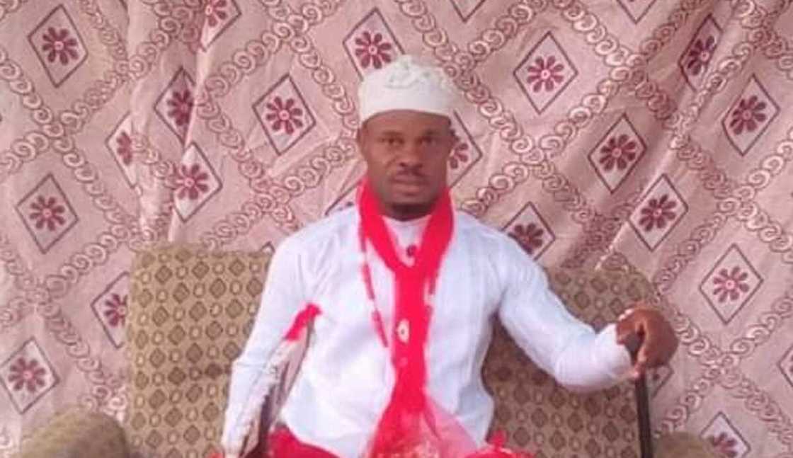 Matar aure nake bukata amma bazawara mai hankali, Matashi Matar aure nake bukata amma bazawara mai hankali, Matashi