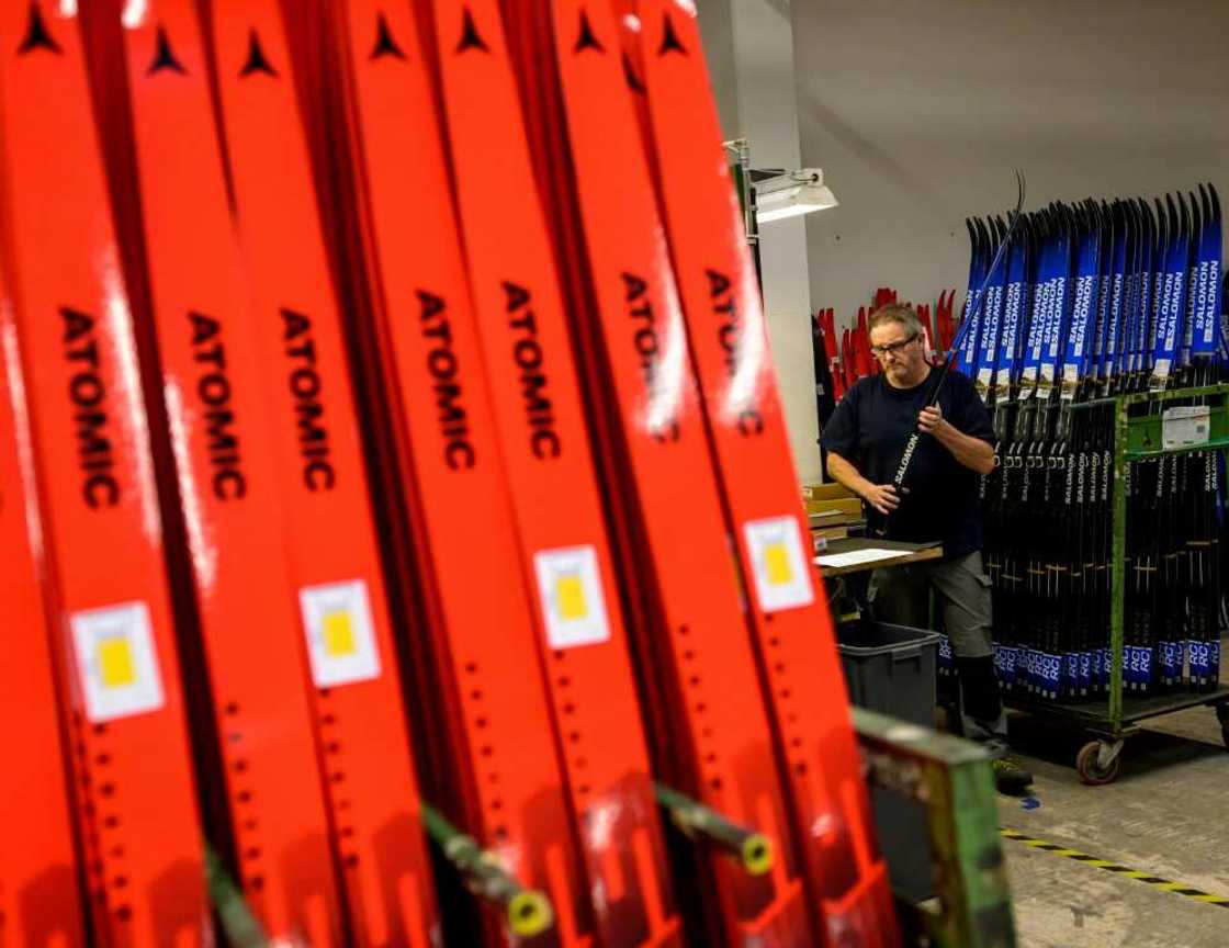 Atomic employs some 1,000 people and produces 550,000 pairs of skis per year Atomic employs some 1,000 people and produces 550,000 pairs of skis per year