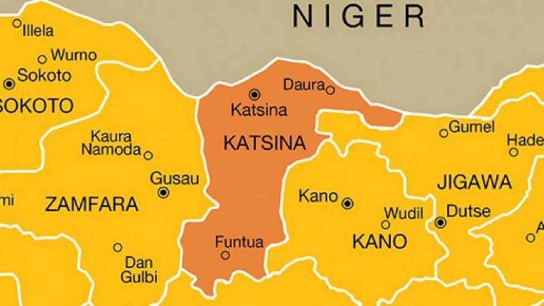 Yan bindiga sun sace basarake da wasu mutum 15 a kauyen Katsina