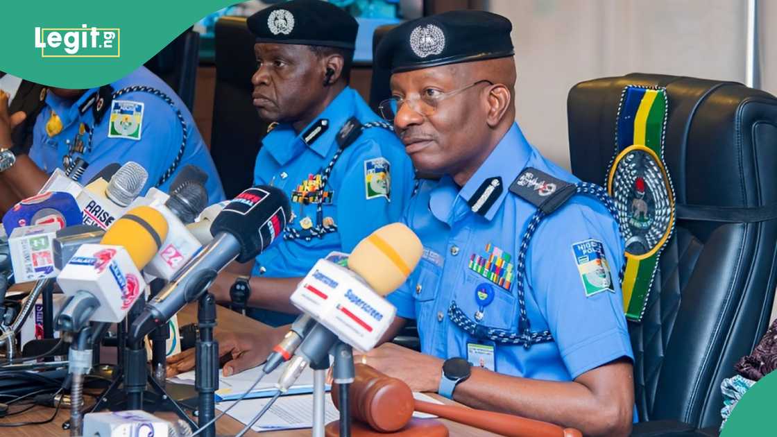 Ondo 2024: Police take action as election results are being collated at INEC HQ in Akure Ondo 2024: Police take action as election results are being collated at INEC HQ in Akure