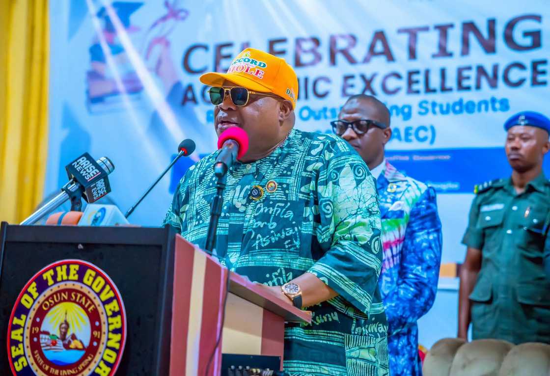 Adeleke ya gwangwaje ma'aikatan Osun