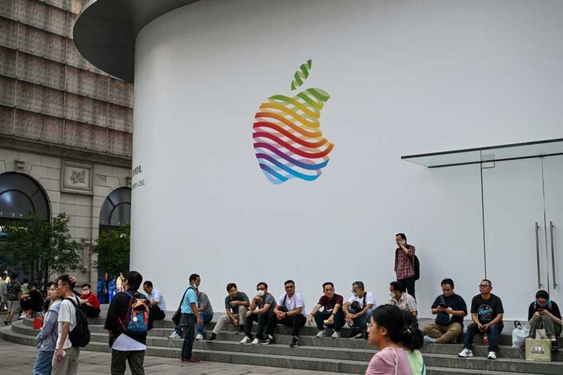 Apple shares fell for a second straight day following reports of Chinese bans on use of iPhones at government buildings Apple shares fell for a second straight day following reports of Chinese bans on use of iPhones at government buildings