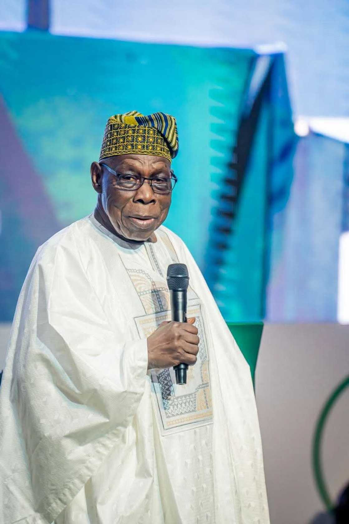 Atiku ya yi zarge-zarge kan Obasanjo