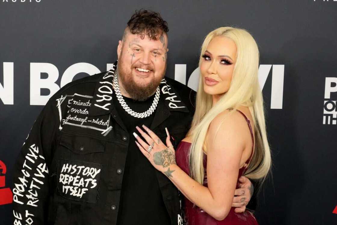 Jelly Roll and Bunnie XO at the Los Angeles Convention Center on 2 February 2024 in Los Angeles, California.