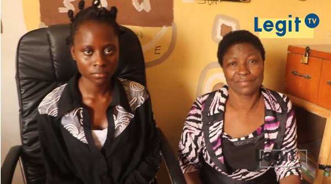 Nigerian lady cries out to the public following the challenges hurting her family. Nigerian lady cries out to the public following the challenges hurting her family.