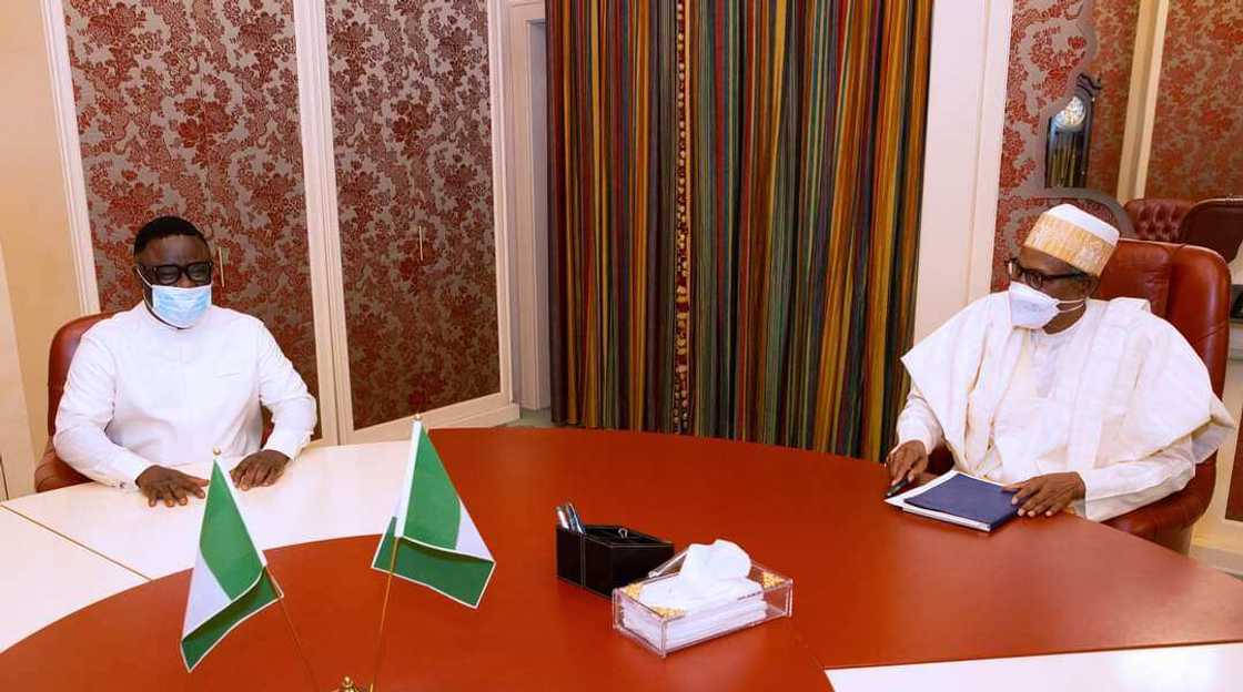 Gwamna Ben Ayade da shugaban ƙasa. Gwamna Ben Ayade da shugaban ƙasa.