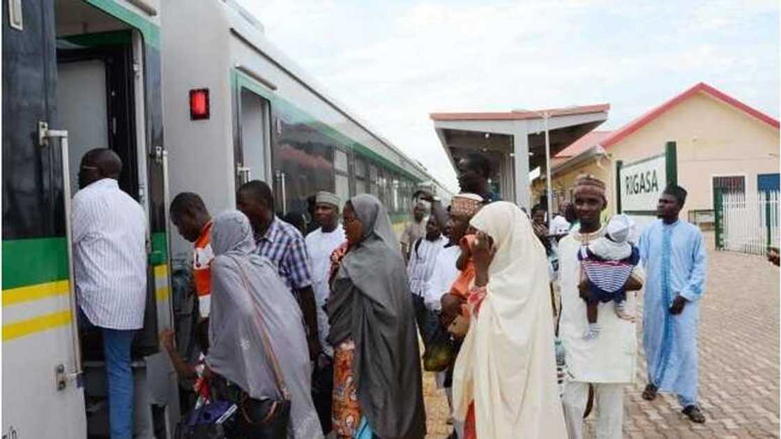 Matafiya Sun Shiga Mawuyacin Hali Sakamakon Yajin Aikin Kwadago a Jihar Kaduna Matafiya Sun Shiga Mawuyacin Hali Sakamakon Yajin Aikin Kwadago a Jihar Kaduna