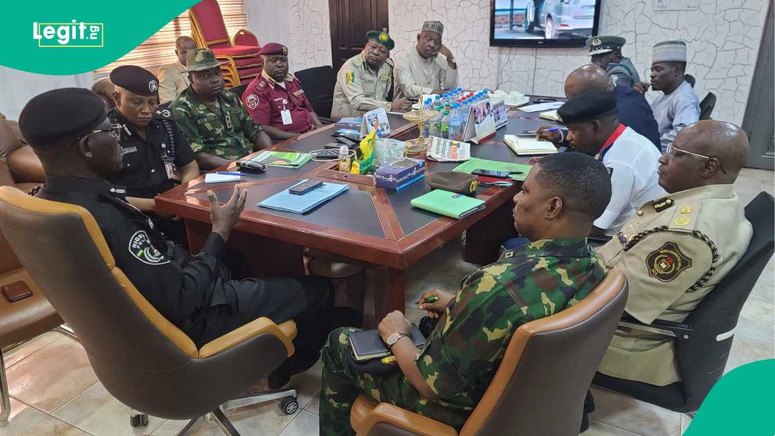 Rahoto ya yi bayanin yadda aka kashe jami'an tsaro sama da 326 a cikin shekara guda Rahoto ya yi bayanin yadda aka kashe jami'an tsaro sama da 326 a cikin shekara guda