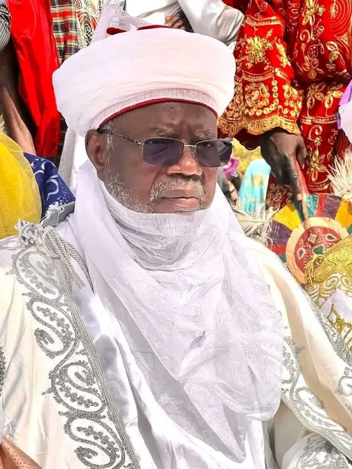 Sarkin Argungu ya ba da shawara kan rashin tsaro Sarkin Argungu ya ba da shawara kan rashin tsaro