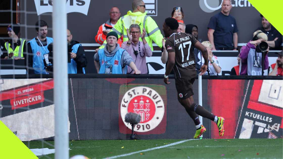 Dapo Afolayan, St Pauli, Osnabruck, Bundesliga 2, Millerntor Stadium. Dapo Afolayan, St Pauli, Osnabruck, Bundesliga 2, Millerntor Stadium.