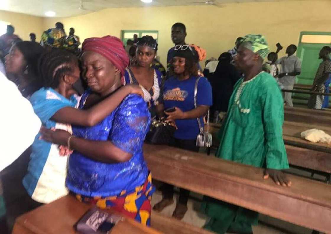 Yanzu-Yanzu: Ɗaliban Afaka da Aka Sace Sun Sadu da Iyalansu Yanzu-Yanzu: Ɗaliban Afaka da Aka Sace Sun Sadu da Iyalansu