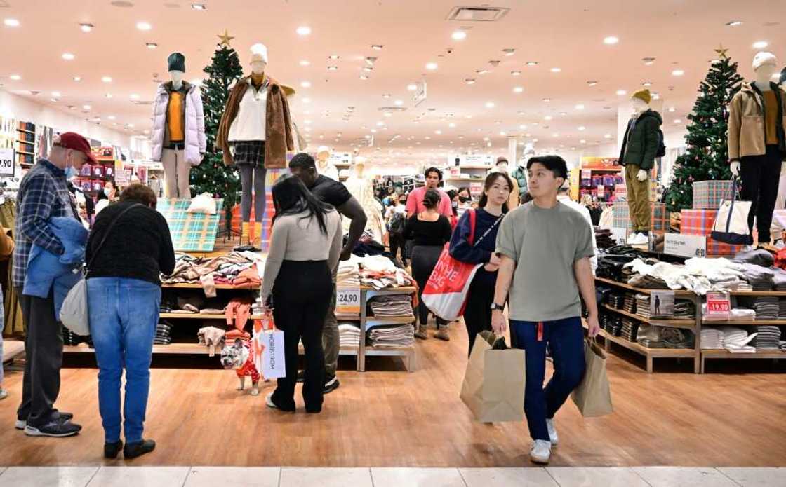 US retail sales slumped in December, dragged by sales at department stores and gasoline stations US retail sales slumped in December, dragged by sales at department stores and gasoline stations
