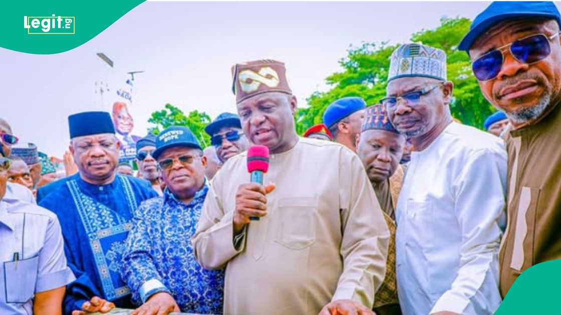 Shugaban APC da wasu gwamnoni Shugaban APC da wasu gwamnoni