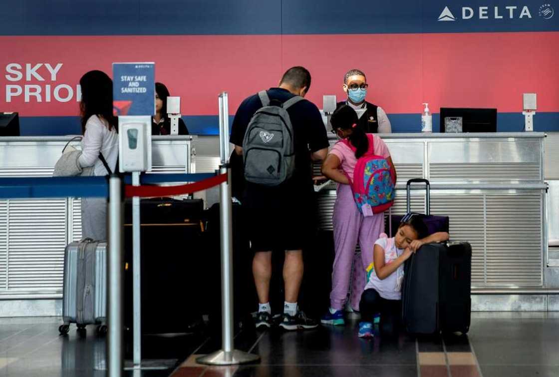 Shares of Delta Air Lines fell as it reported lower-than-expected earnings due to increased labor and fuel costs Shares of Delta Air Lines fell as it reported lower-than-expected earnings due to increased labor and fuel costs