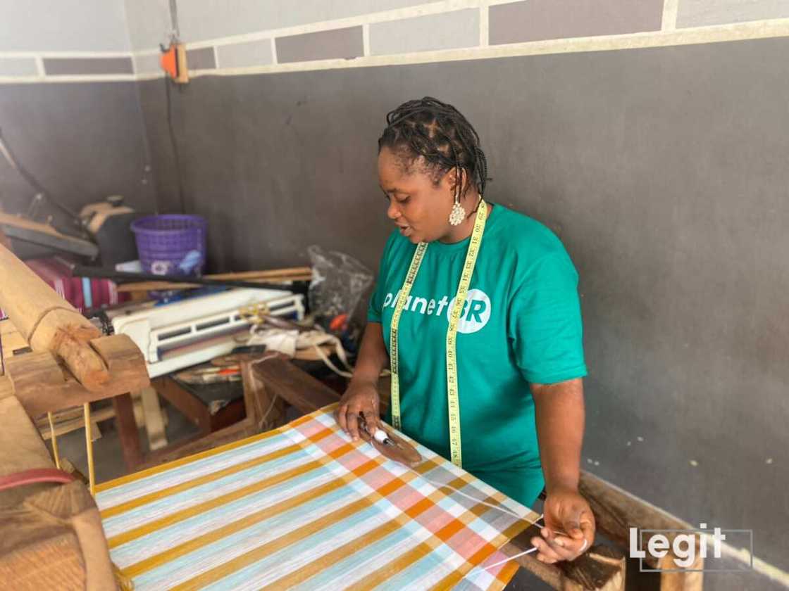 Adesesun Omowumi/Planet 3R Adesesun Omowumi/Planet 3R