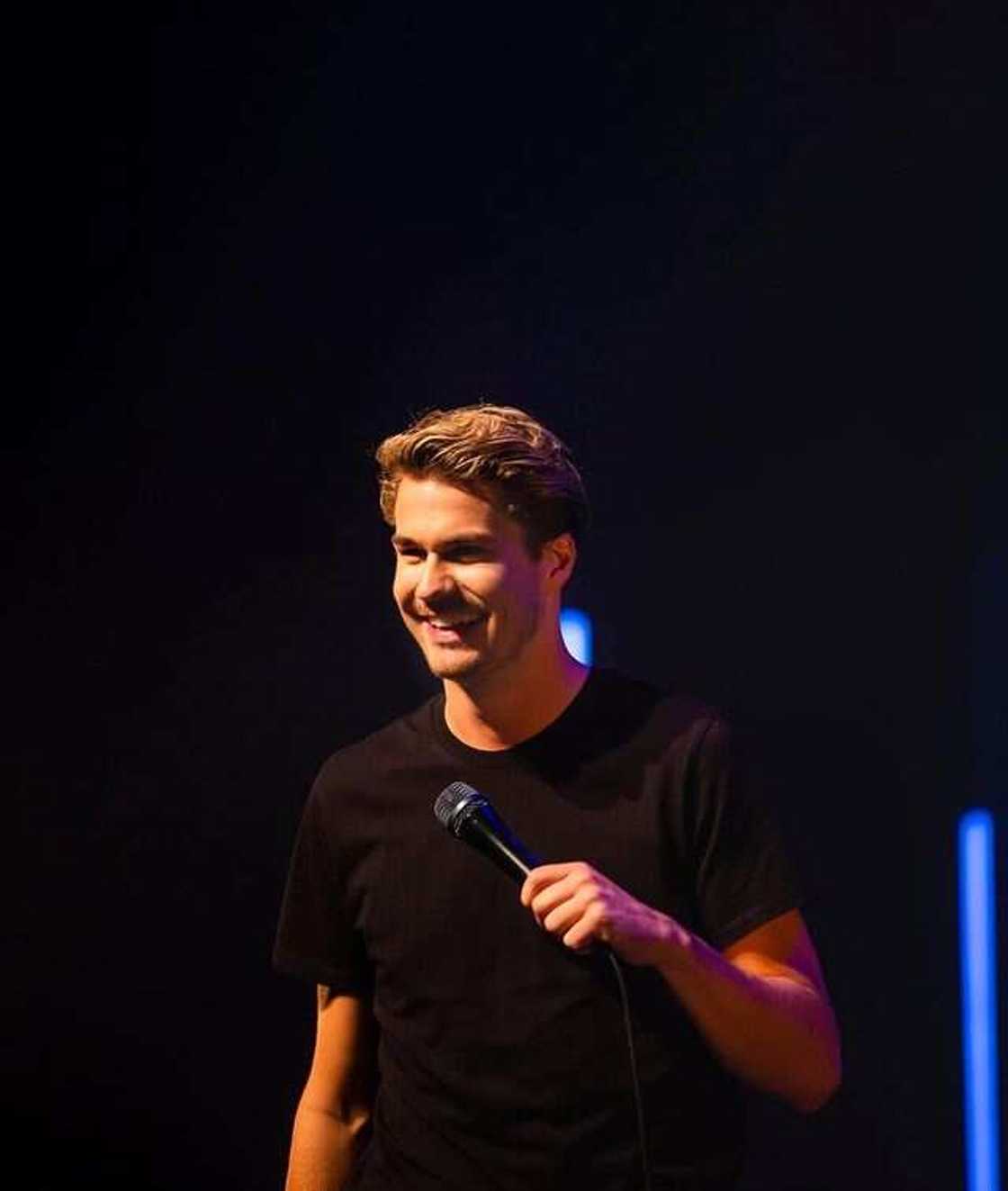 Julien Lacroix: 13 choses à savoir sur l’humoriste dans la tourmente Julien Lacroix: 13 choses à savoir sur l’humoriste dans la tourmente