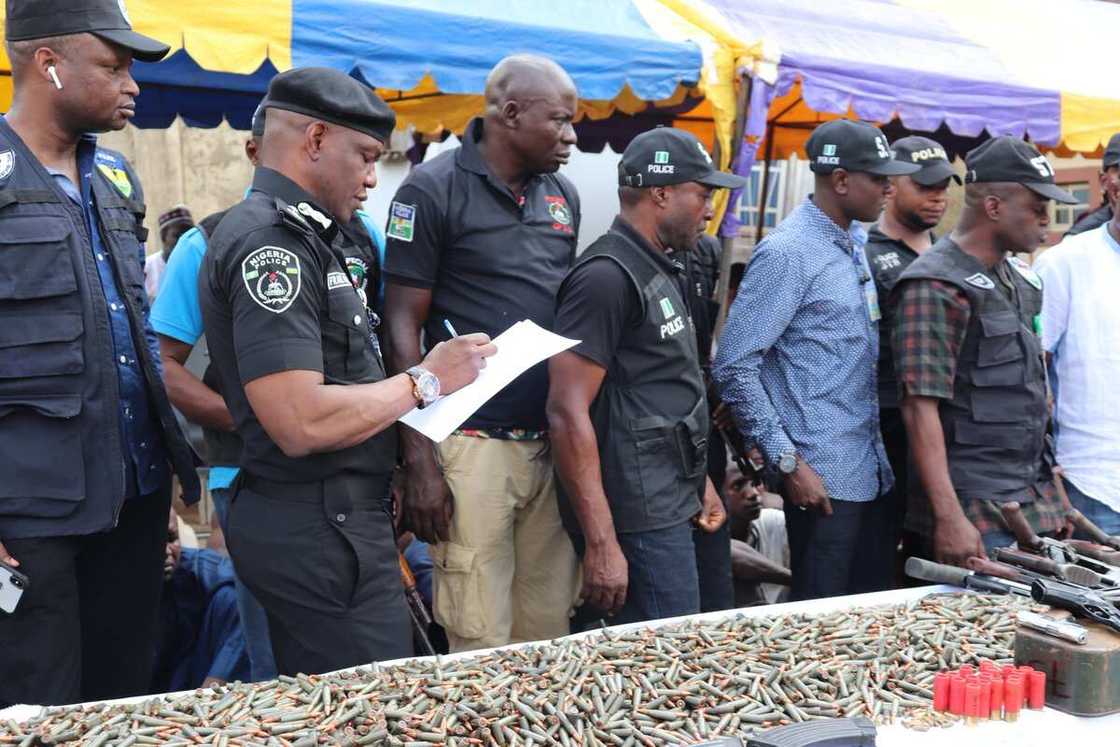 Karshen alewa kasa: An cafke masu garkuwa da mutane 45 a jihar Borno Karshen alewa kasa: An cafke masu garkuwa da mutane 45 a jihar Borno