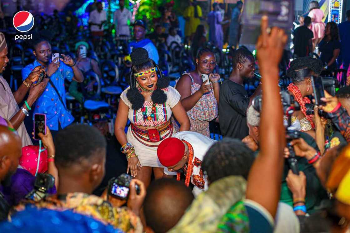 How Pepsi Confam Gbedu Returned to the AMVCAs, Reloaded, Rewired & Refreshed How Pepsi Confam Gbedu Returned to the AMVCAs, Reloaded, Rewired & Refreshed