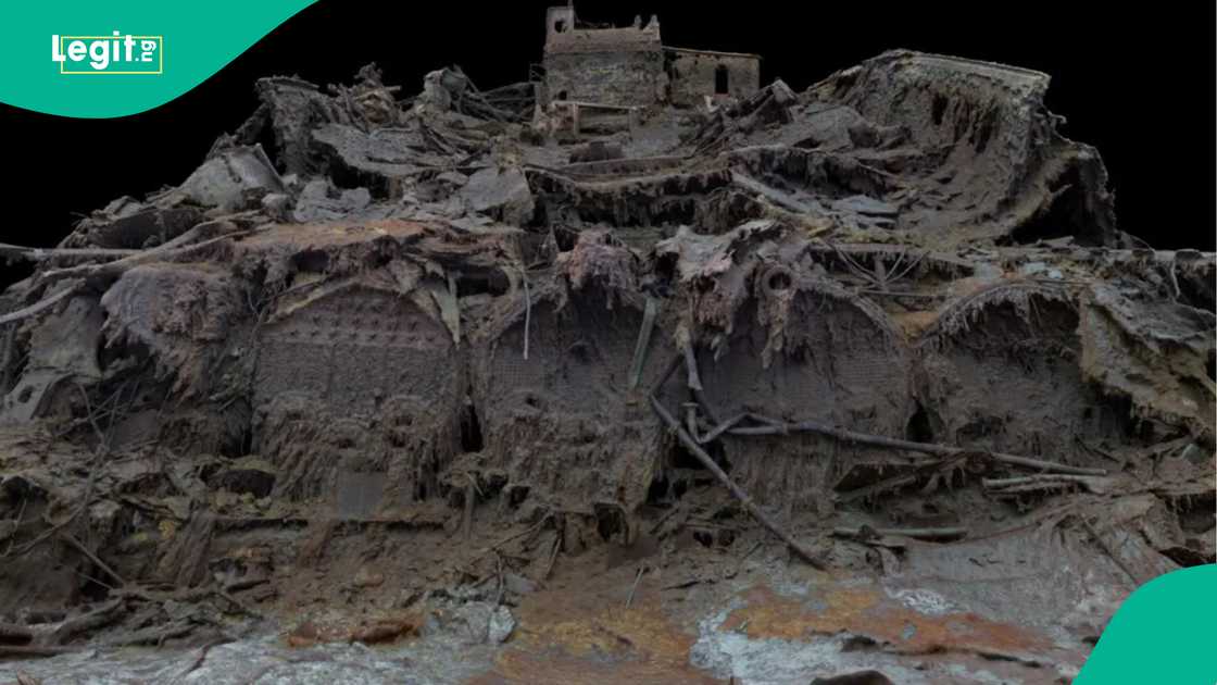 The wreckage of the Titanic ship is still in the Atlantic Ocean. The wreckage of the Titanic ship is still in the Atlantic Ocean.