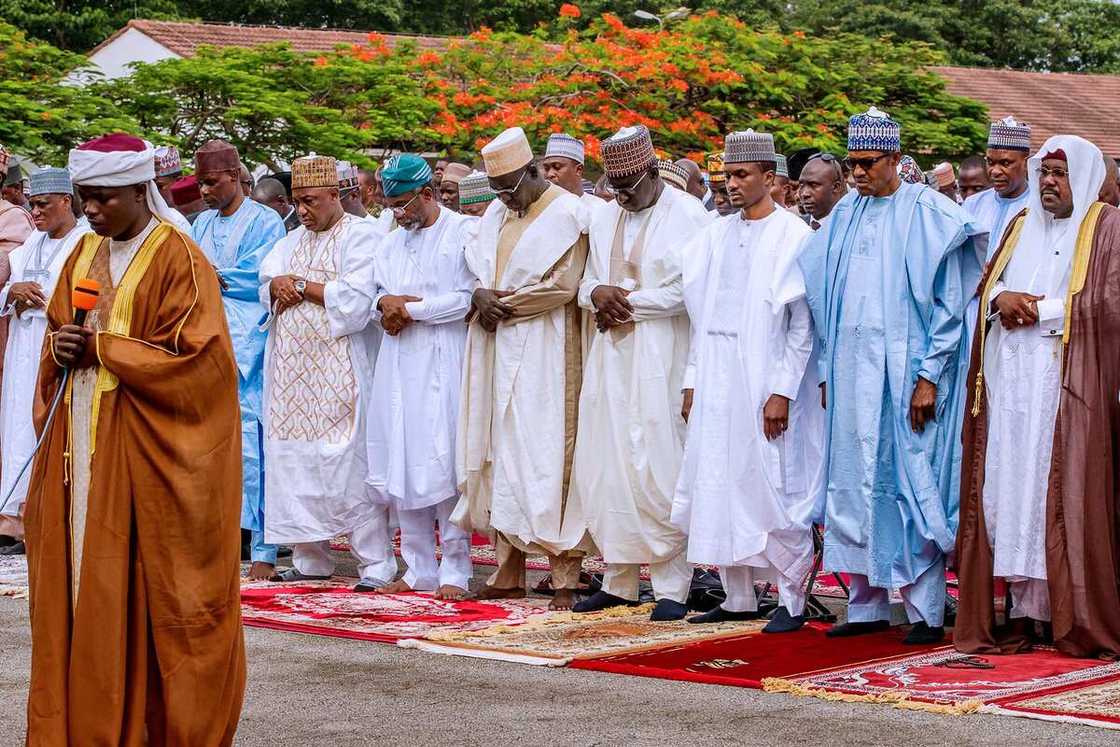 COVID-19: Babu darasin tafsiri da jami’in sallar tarawihin azumin nan Inji Sultan Sa'ad COVID-19: Babu darasin tafsiri da jami’in sallar tarawihin azumin nan Inji Sultan Sa'ad