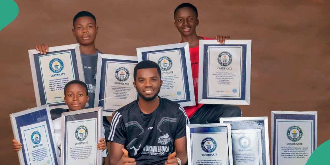Chekwuebuka Ezeugha and his team of players. Chekwuebuka Ezeugha and his team of players.