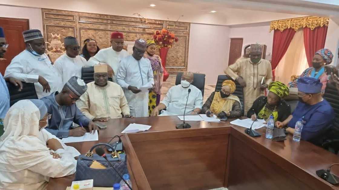 APC reconciles AMAC chieftains ahead of polls APC reconciles AMAC chieftains ahead of polls