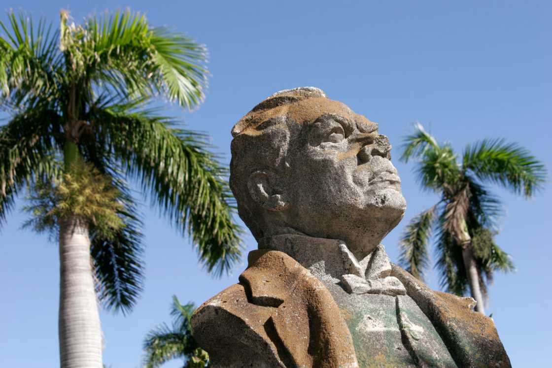 Ruben Dario statue on Biscayne Boulevard. Ruben Dario statue on Biscayne Boulevard.
