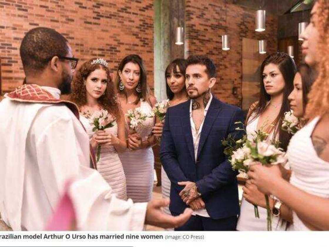 Ango da mata tara Ango da mata tara