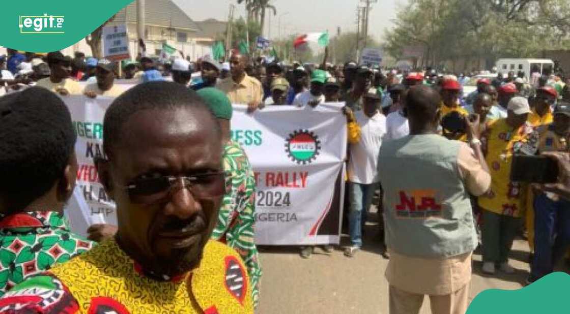 'yan kwadago sun yi zanga-zanga kan tsadar rayuwa 'yan kwadago sun yi zanga-zanga kan tsadar rayuwa