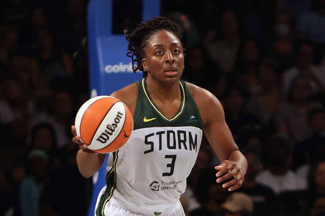 Nneka Ogwumike plays against the New York Liberty Nneka Ogwumike plays against the New York Liberty