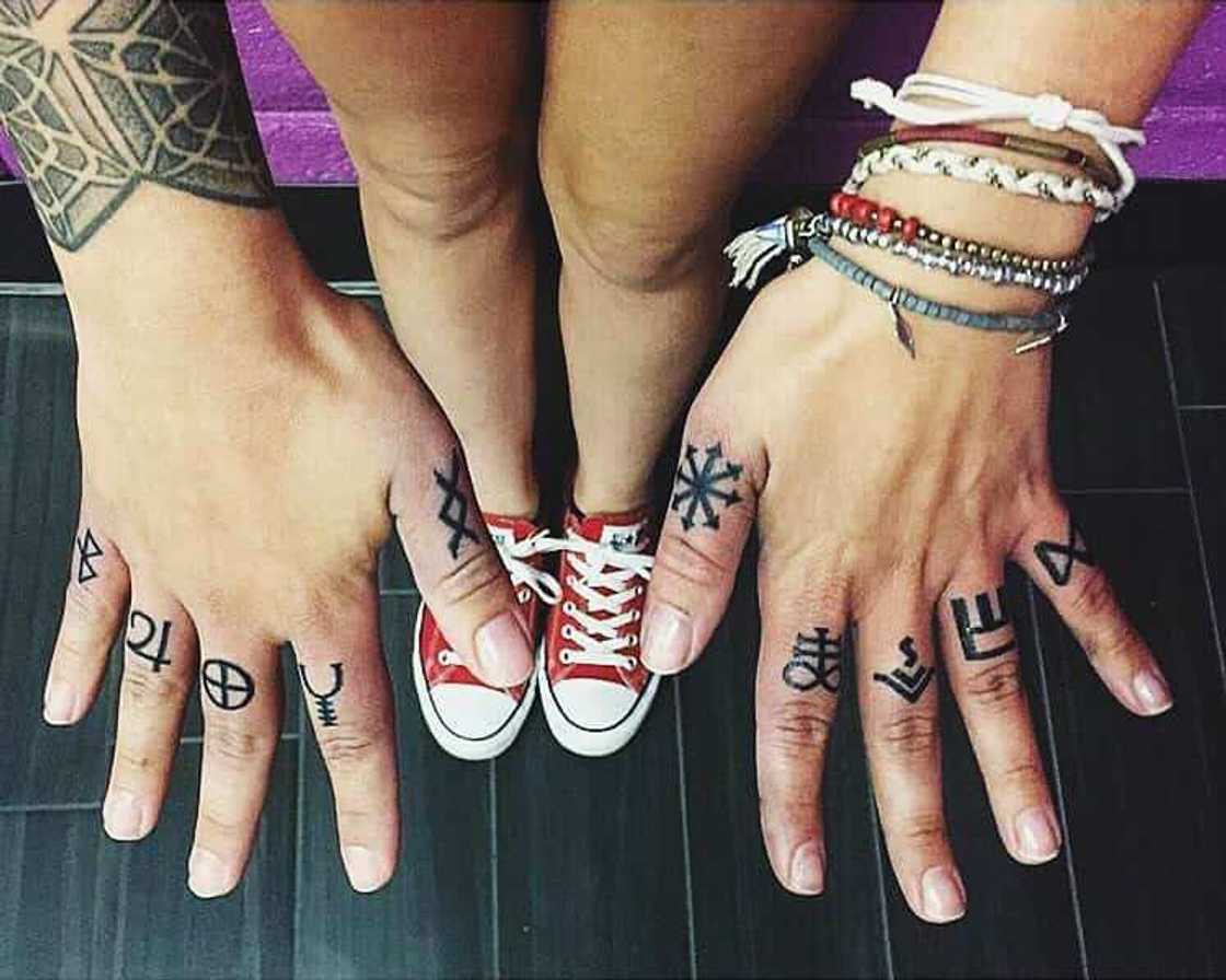 finger tattoos for women finger tattoos for women