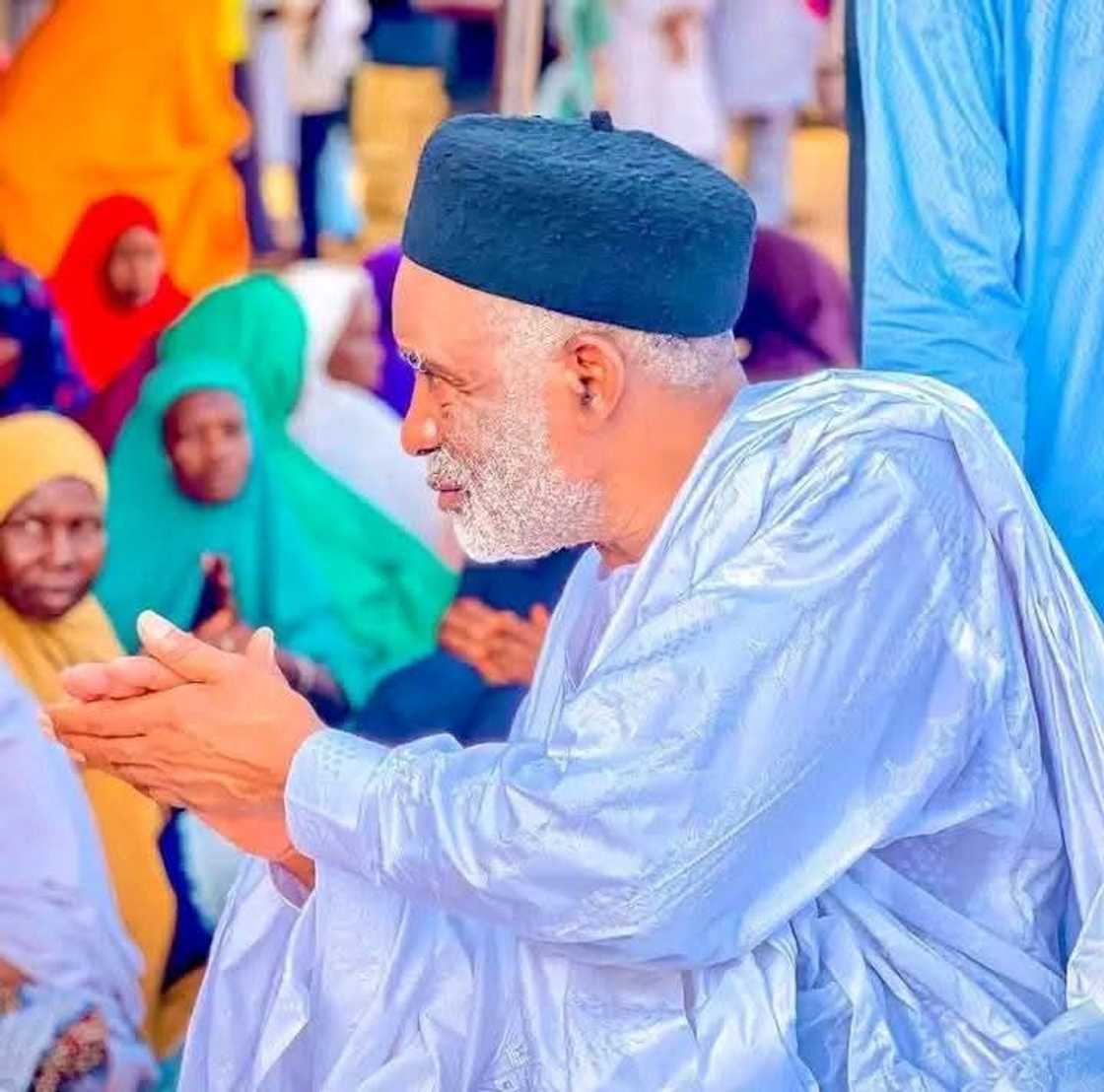 Hukumar EFCC ta gurfanar da M Hukumar EFCC ta gurfanar da M