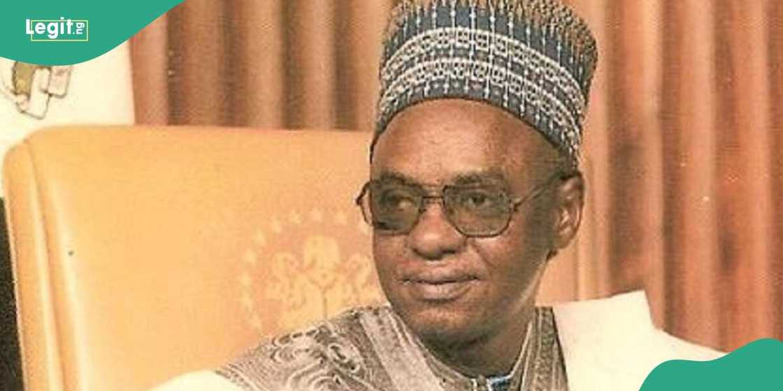 Gobara ta tashi a gidan tsohon shugaban kasar Najeriya Shehu Shagari. Gobara ta tashi a gidan tsohon shugaban kasar Najeriya Shehu Shagari.