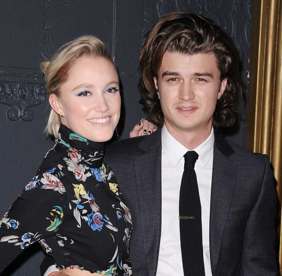 joe keery and maika monroe engaged