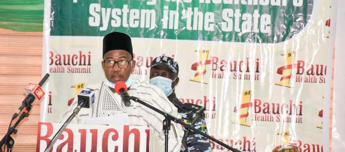 Nigerian governor sparks anger for defending herdsmen who carry AK-47 Nigerian governor sparks anger for defending herdsmen who carry AK-47