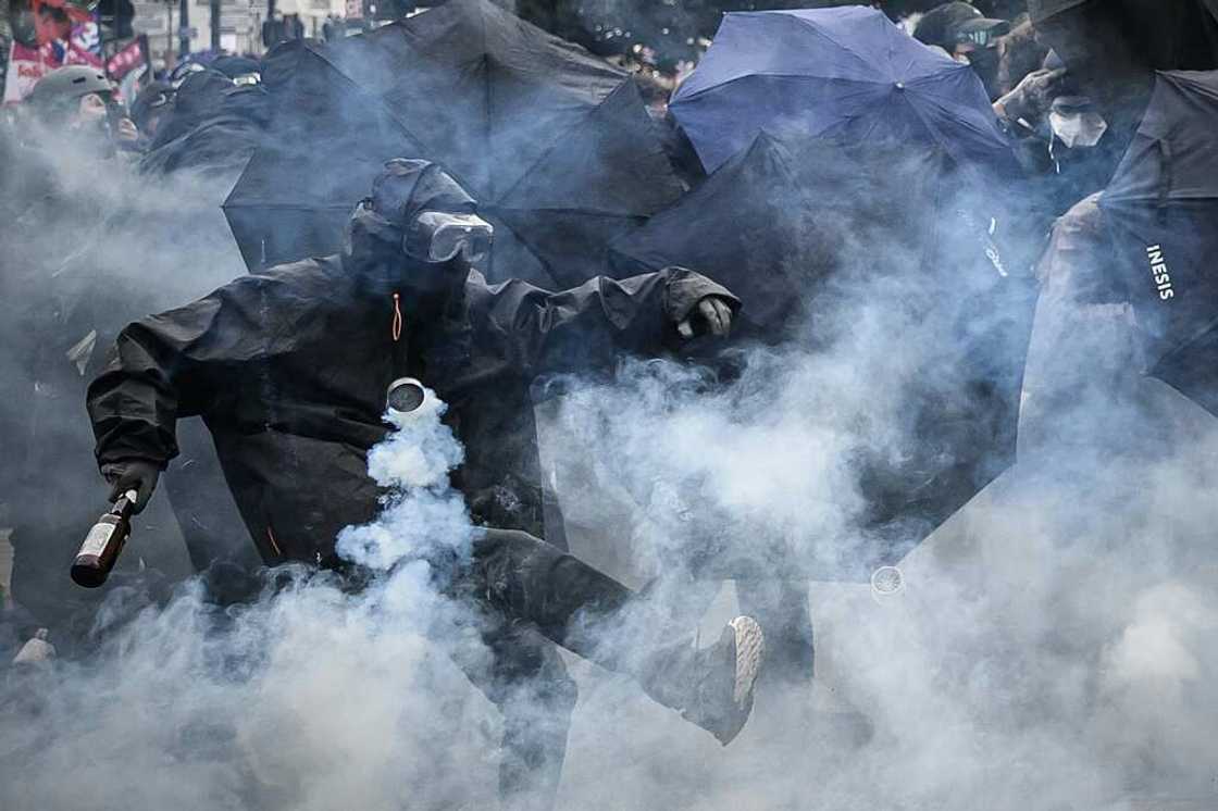 No letup in protests against Macron's pension reforms