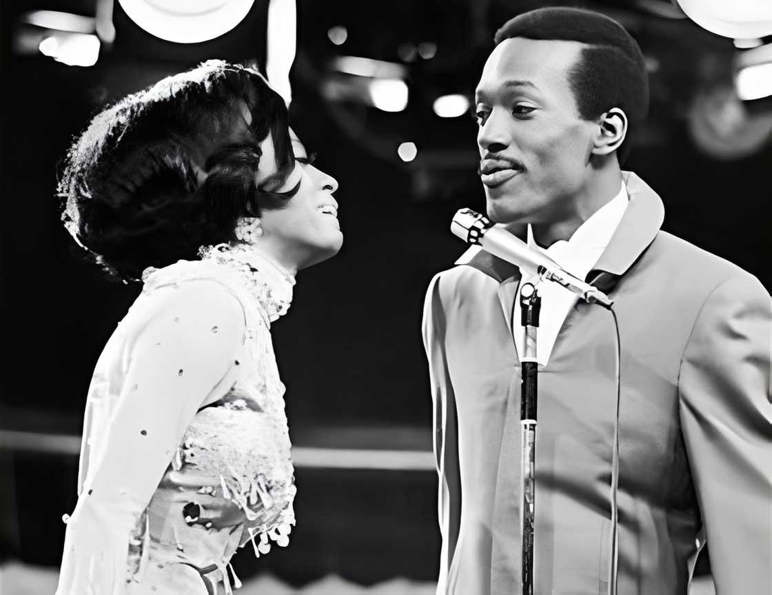 Diana Ross and Eddie Kendricks singing